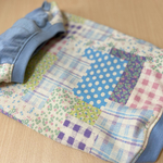 コーギー服　小花パッチワーク柄水色