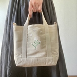 キャンバストートバッグ　刺繍　カモミール