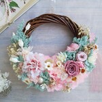 Lune Bonheur＜Rasit Pink＞＊ハーフムーンリース＊プリザーブドフラワー＊お花＊ギフト＊結婚祝い＊新築祝い＊お誕生日祝い＊母の日＊フラワーギフト