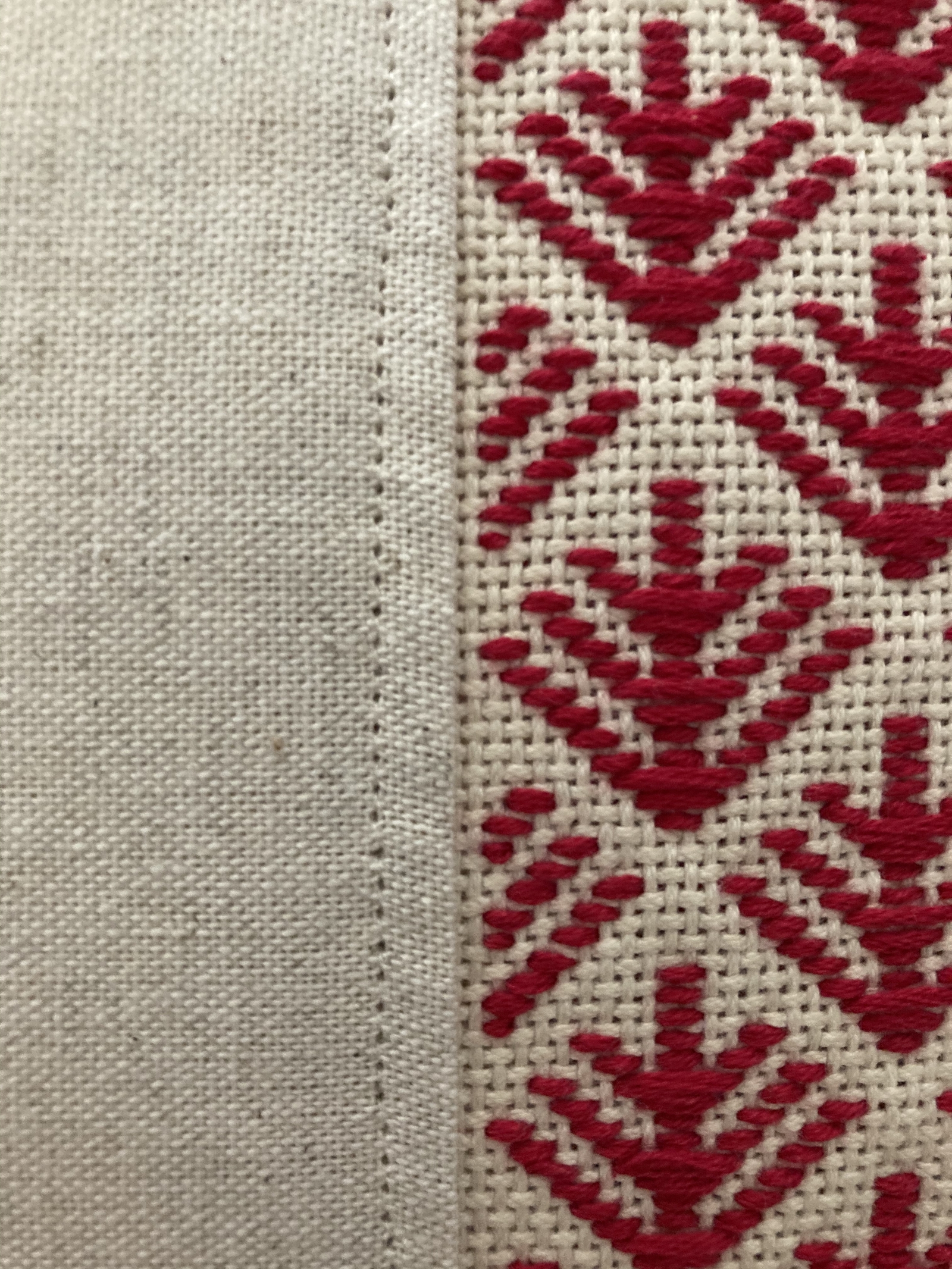 こぎん刺し クッションカバー(松笠柄レッド) - kogin-zashi NeNe