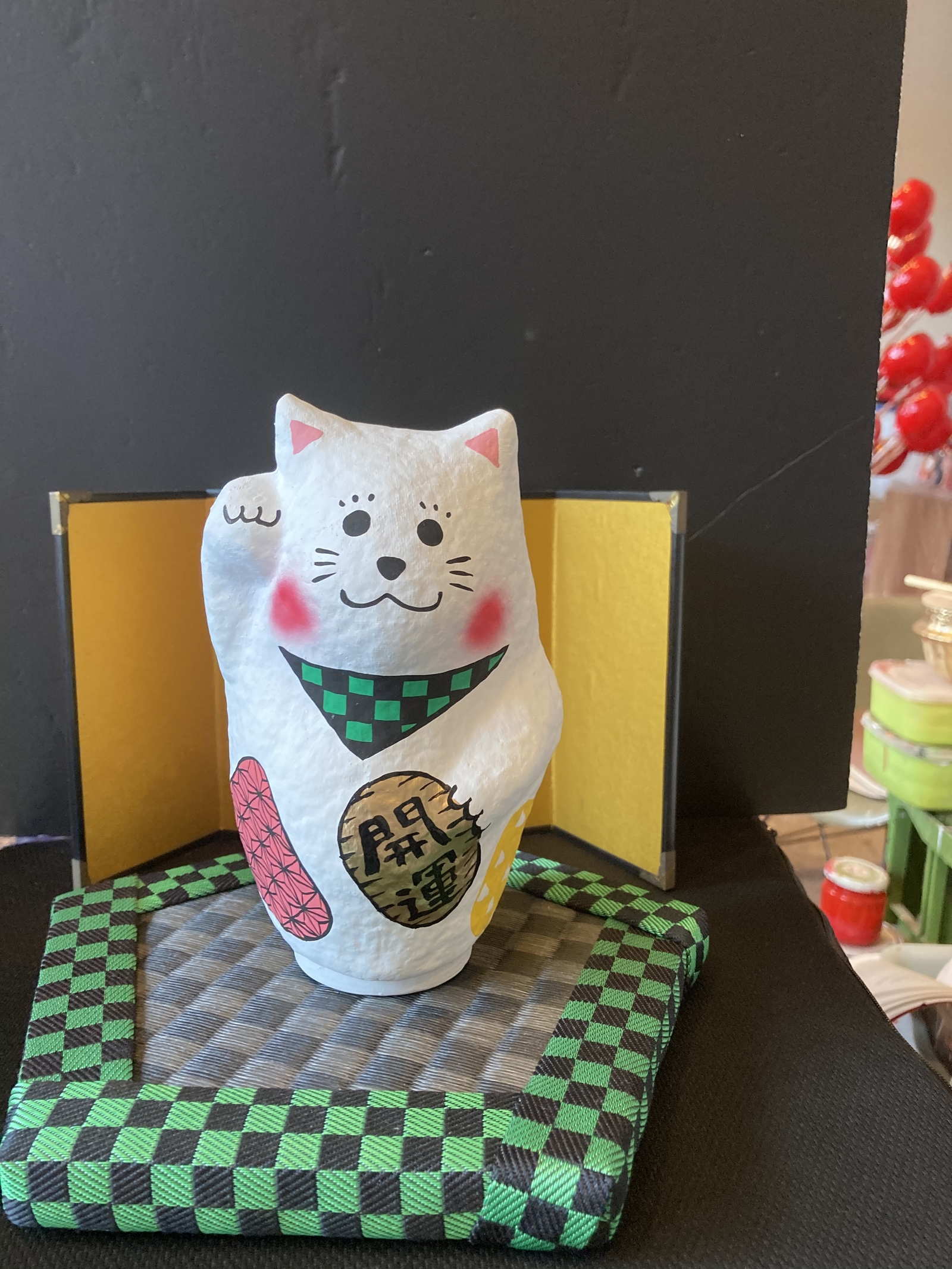 オリジナル張り子 大サイズ招き猫(北海道犬) - 郷土玩具×3D