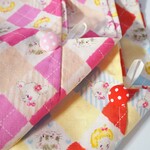 作成キット★2枚セット！★マチ付きあずま袋　ハローベイビー　ピンクと赤水玉ボタン（お弁当包みおにぎりポーチハンドメイド手作りキット
