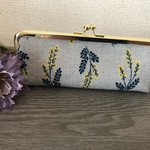 ミモザのがま口ペンケース。
