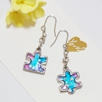 初夏の風！淡いブルーのパズルのピアス、イヤリング１組のみ販売！