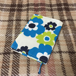 ブックカバー 北欧花 青