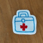 5.5×6.5ｃｍ　目印ワッペン　救急箱　緊急　emergency　かわいい　マーク　お名前入れます　