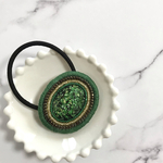 ビーズ刺繍ヘアゴム(オーバルラメグリーン)