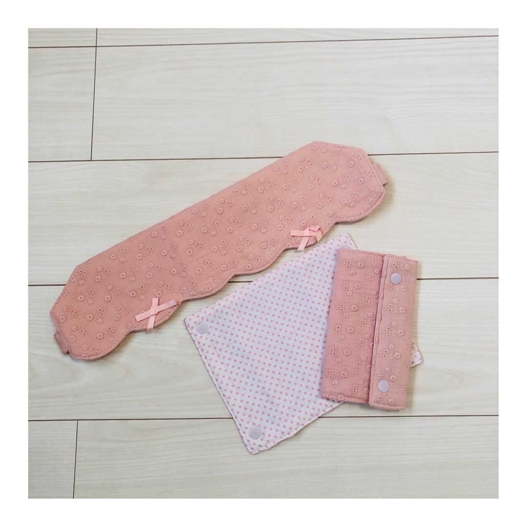 抱っこ紐カバー【ピンク花柄刺繍ダブルガーゼ】よだれカバー 首回り 