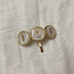 three circle flower ponyhook white/レジン ドライフラワー 