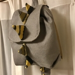 再販　恐竜　トゲトゲリュック