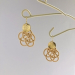 No.141 籐の揺れる花ピアス♡gold♡