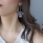 フラワーピアス