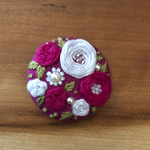 ビーズ刺繍くるみボタン（ヘアゴム/ブローチ）