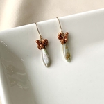 ダガービーズのファルファーレビーズ添えピアス イヤリング