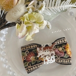 ✳︎ ねこ ウッドボタン 刺繍アンティーク バレッタ ✳︎