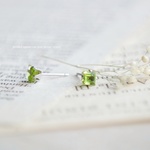 若草色のペリドット🌿/square  cut post pierce &イヤリング