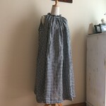 ベルギーLibeco社チェックリネンで作ったフリル襟ギャザーワンピース