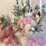 ナチュラル可愛いカーネーションの花束