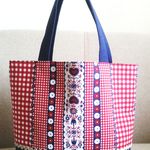 チロリアンテープ柄のトートバッグ