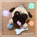 パグちゃんあみぐるみ♡がま口ケース・骨あみぐるみチャーム付き🐾（１点物）(送料込み)・サマーセール中♡