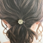小さなポニーフック✨ホワイトフラワー✨大人可愛い✨