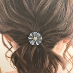 くすみブルーのポニーフック✨フラワー✨大人可愛い✨