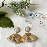 ホワイト♡インド刺繍リボンピアス
