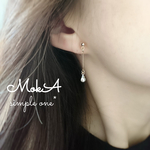 ♡送料無料♡雫クリスタルの華奢ノンホールピアス✨