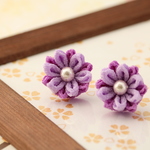 藤色のお花ピアス★つまみ細工 ★ イヤリングに変更可