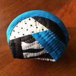 青と黒のミニポーチ