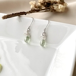 優しいチェコビーズしずくとフローライト小粒ピアス イヤリング