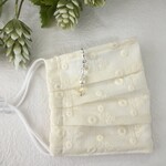 NEW⭐マスクチャーム付き★刺繍綿レース小花　レモンイエロー プリーツマスク（ノーズワイヤー、フィルターポケット付き、不織布マスクカバーにも）