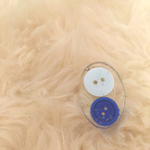 可愛いボタンピアス