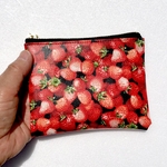 感謝セール品❤️いちごいちご🍓便利ラミネート ミニポーチ　12cmファスナー