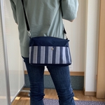ボディ　ショルダーバッグ　ストライプブルー