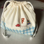 手刺繍入りポーチ♫ お弁当袋に最適です！
