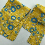 20×60、優しい黄色の花柄手ぬぐい。