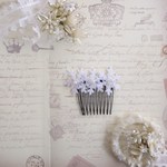 雪の結晶とフラワービーズのヘアコーム