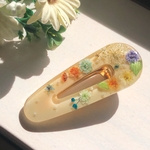 ベージュに小花のヘアクリップ
