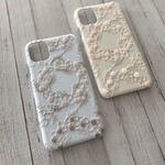 刺繍のフラワーリースiPhoneケース