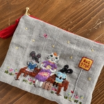 バス待ち猫さんネズミさん刺繍ファスナーポーチ♪〔再販なし〕
