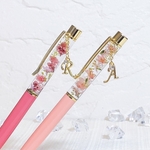 ハーバリウムボールペン  イニシャルチャーム付き