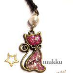 《最終値下げ》お花を咲かせた猫 ♡ レジン イヤホンジャック