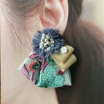 〈刺繍イヤリング〉淑女のお茶会　ブルー