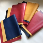 お買い得 牛革 赤 青 黄  約40×30㎝３枚パック ハギレセット レザー レザークラフト 皮革 革細工 leather claft ハンドメイド 革小物 タグなどに