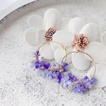揺れる 紫陽花×クリスタル フープピアス サージカルステンレス ブルーグラデーション
