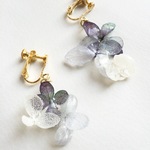 影の花のイヤリング（ピアス）