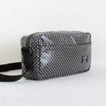 大きいサイズ　ビニール素材　黒色地　ホワイトドット柄プリント生地　シンプルショルダーバッグ♪　Fm2 Lab.　雨の日のお出掛けに…♪ラミネート　ビニコ