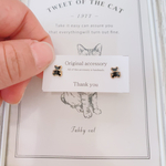 黒　熊ピアス　樹脂ピアス