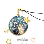 雪空を眺める二匹の猫 ♡ レジン ストラップ  